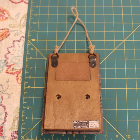 Distressed Tin Key Hanger - Picture 4 of 4